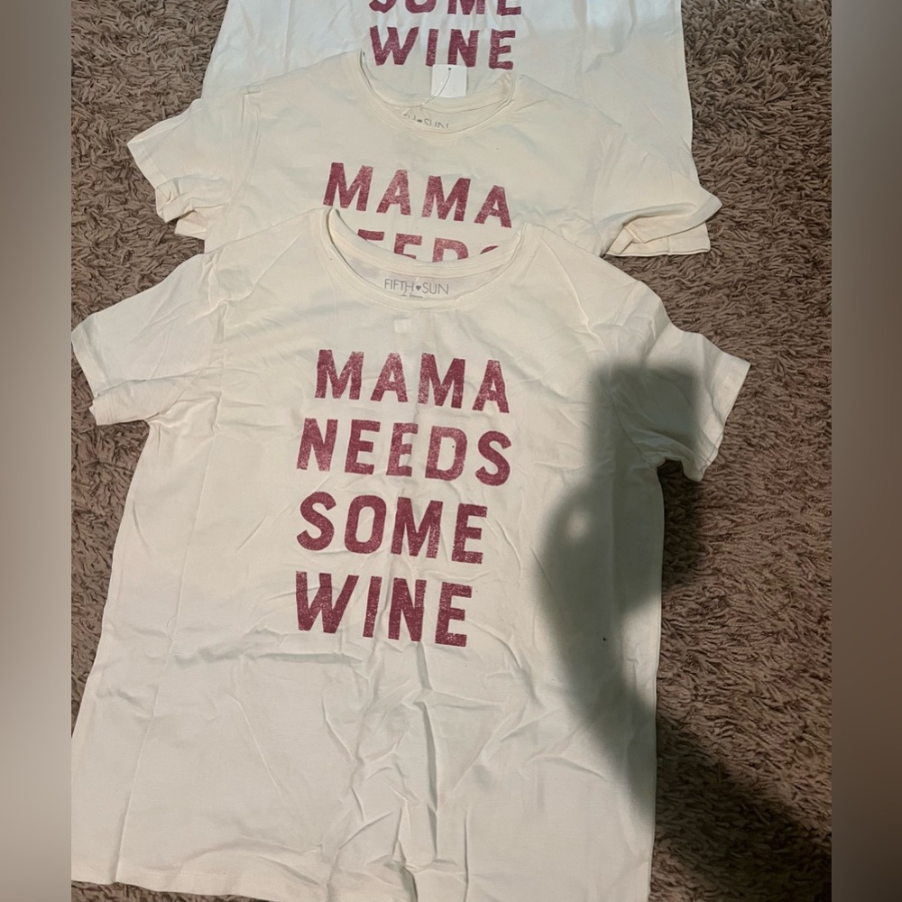 Mamá Needs Wine